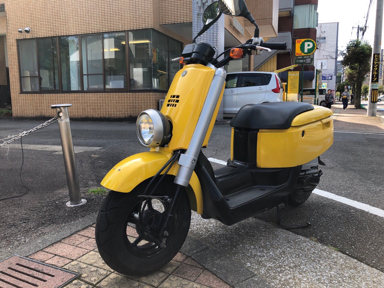 宮崎市橘通東Hオート様　原付50ccスクーター（ボックス　SA31J型）