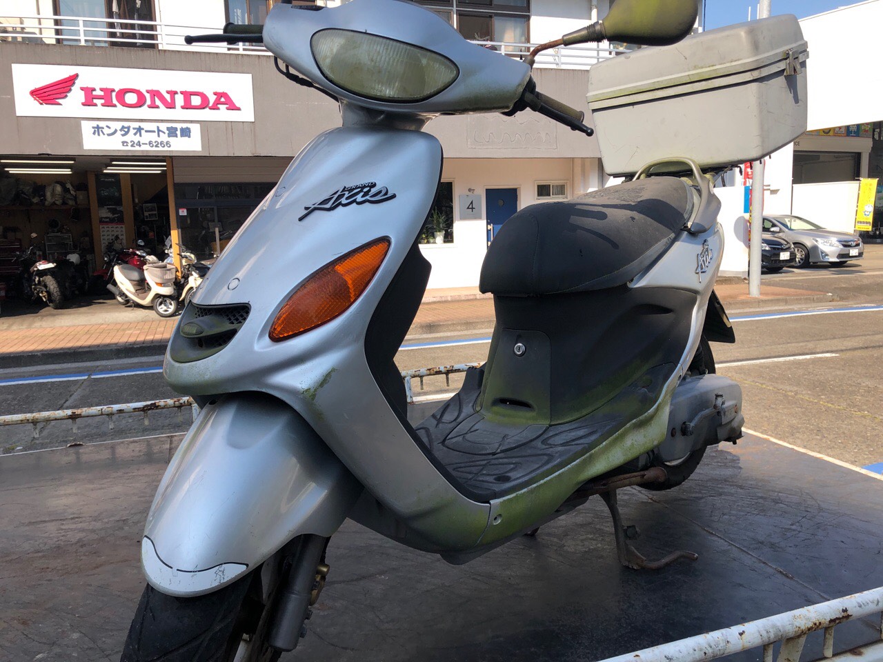 宮崎県宮崎市錦町Tモータース様　100ccスクーター（グランドアクシス100　SB01J型）