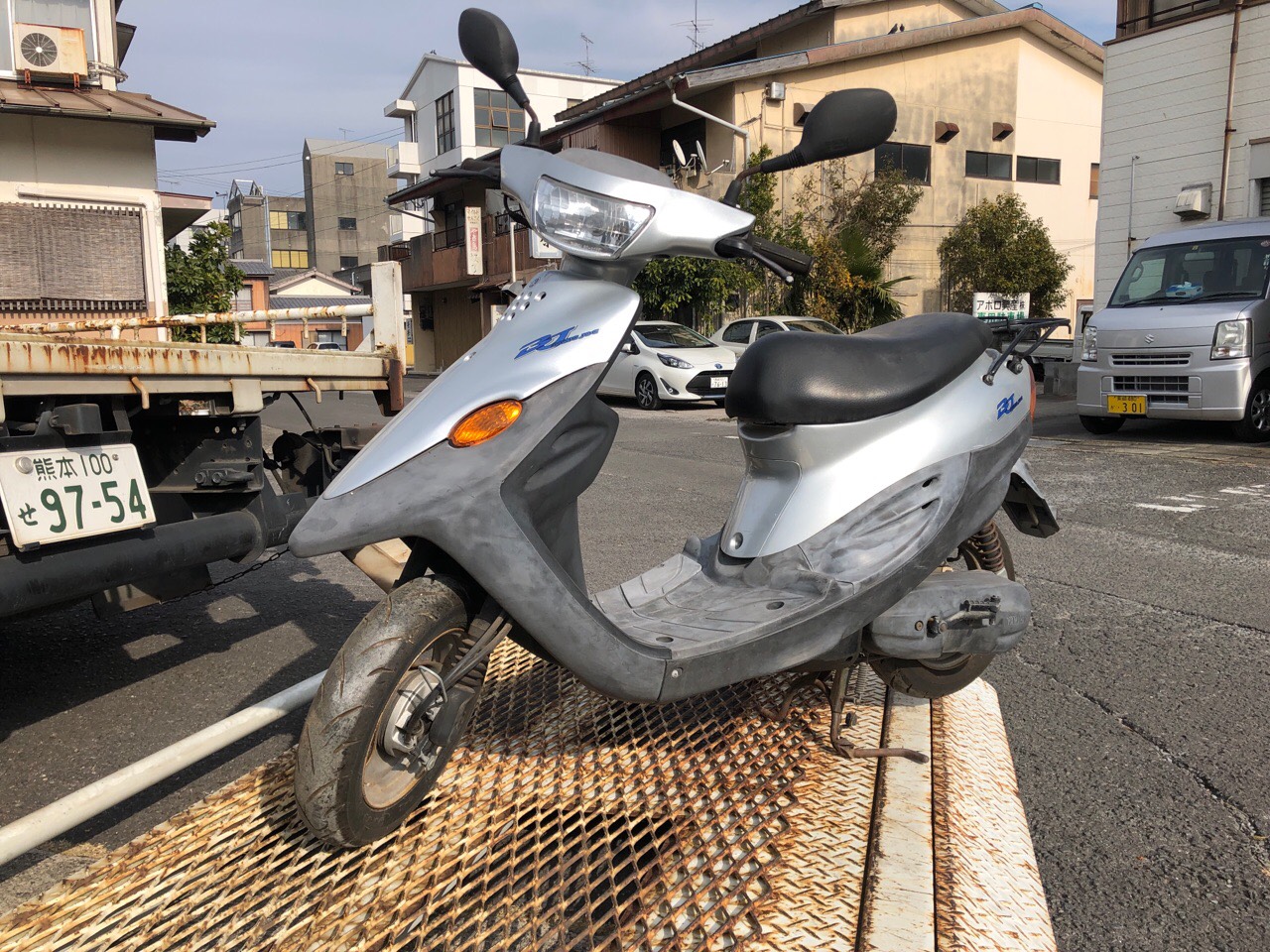 長崎県島原市新湊町Kモータース様　原付50ccスクーター（BJ　SA24J型）